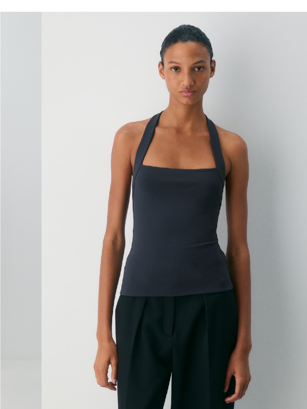 Aritzia Original Contour Optimum
Halter Top